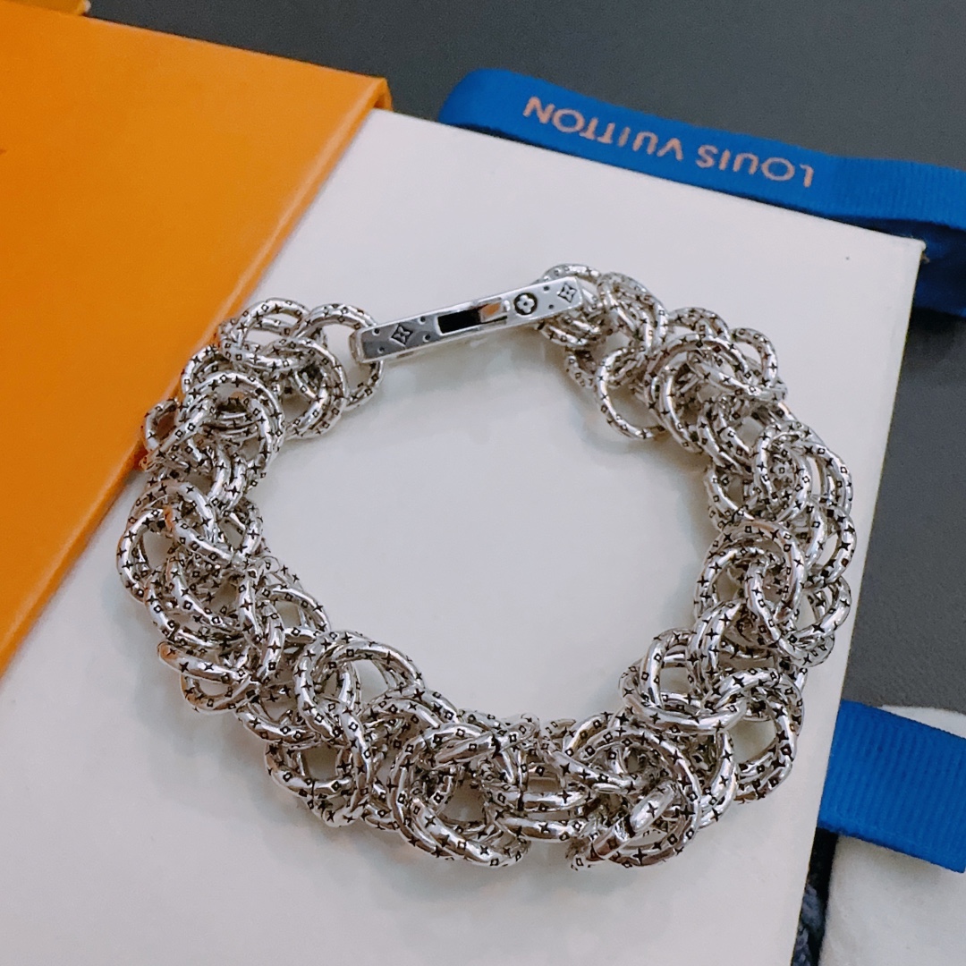 LV Bracelet 03lyr427